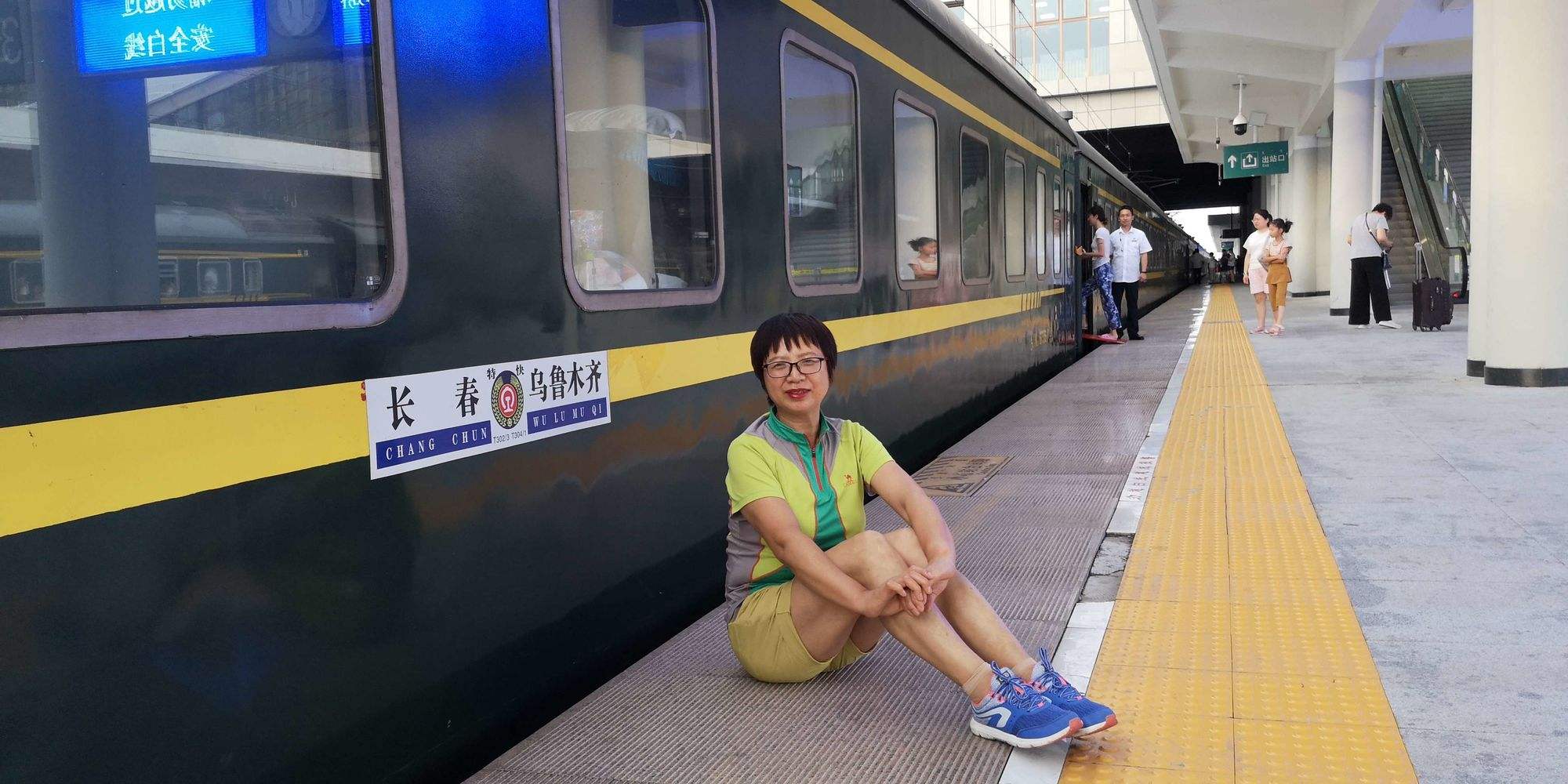 乌鲁木齐到成都(乌鲁木齐到成都飞机票查询)