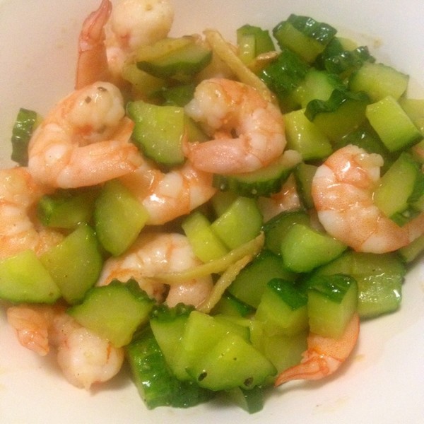 青瓜炒虾仁(青瓜炒虾仁的营养和功效)